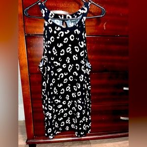 Torrid 1X. 14-16. Black animal print. Soft material.